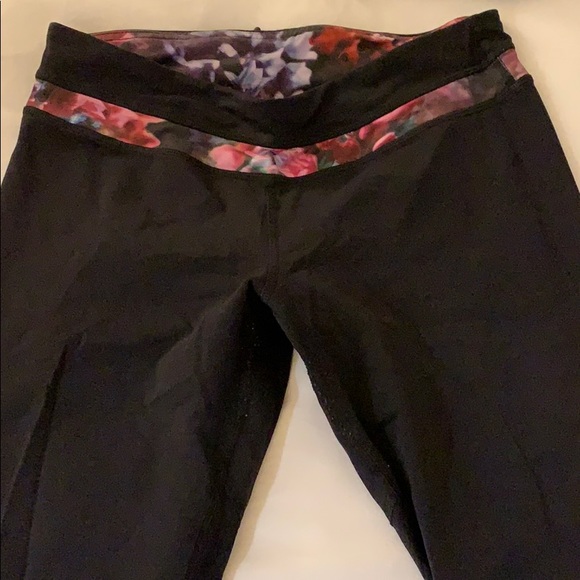 Lululemon run inspire crop leggings floral 8 - Picture 2 of 3